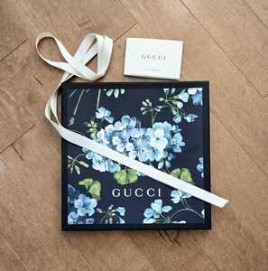 LIKE NEW GUCCI GIFT BOX W/ RIBBON & CARD
